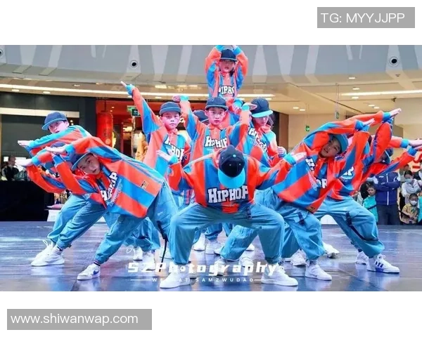 成都街舞队的防反策略揭秘深度解析街舞文化与团队协作的魅力